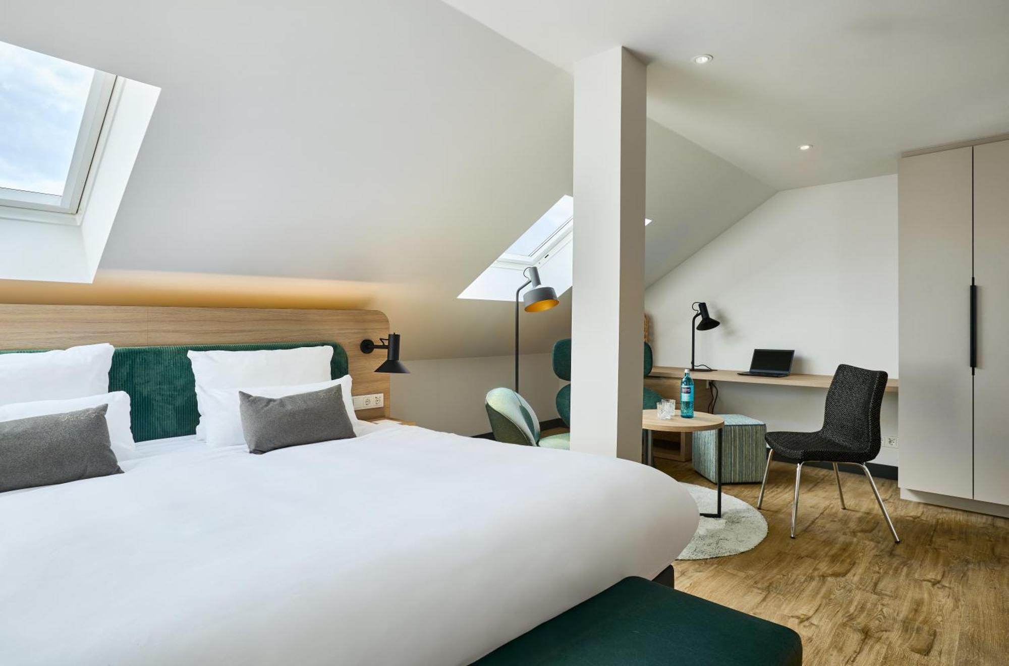 Hotel June Six 3*